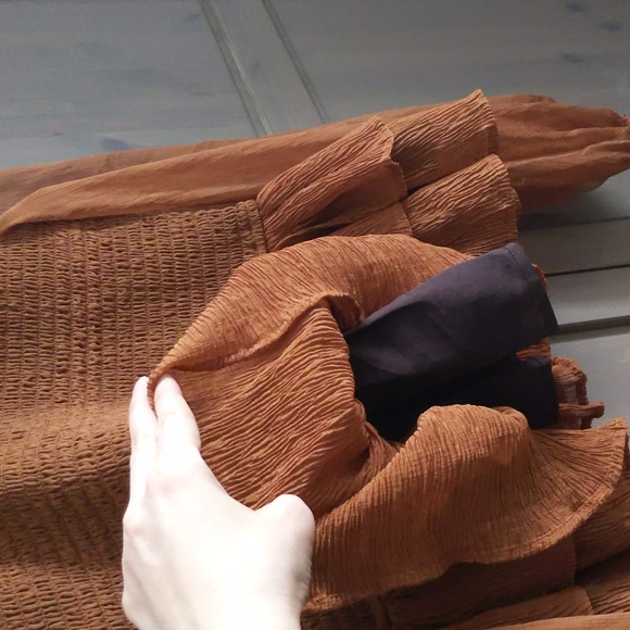 En Saison Smocked Chiffon Top - Picture 5 of 10